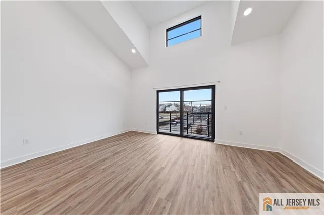 $665,000 | 2 Harbor Front Plaza, Elizabeth, NJ 07206