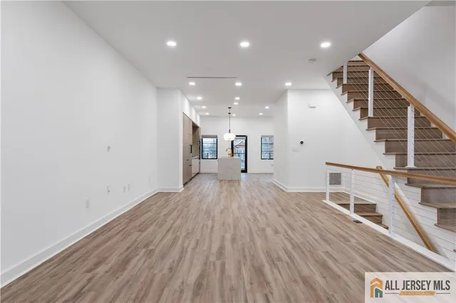 $665,000 | 2 Harbor Front Plaza, Elizabeth, NJ 07206