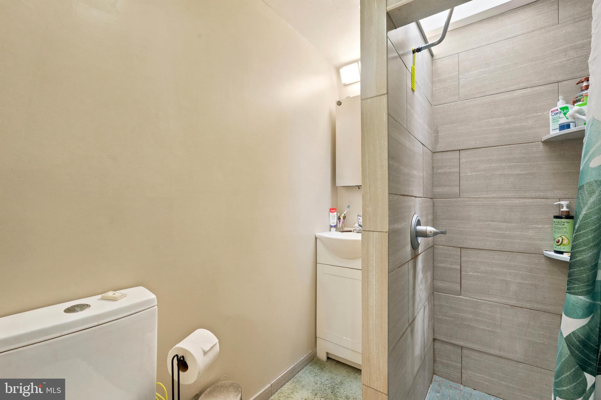 402 Durfor Street Philadelphia, PA 19148 - Photo 9 of 15
