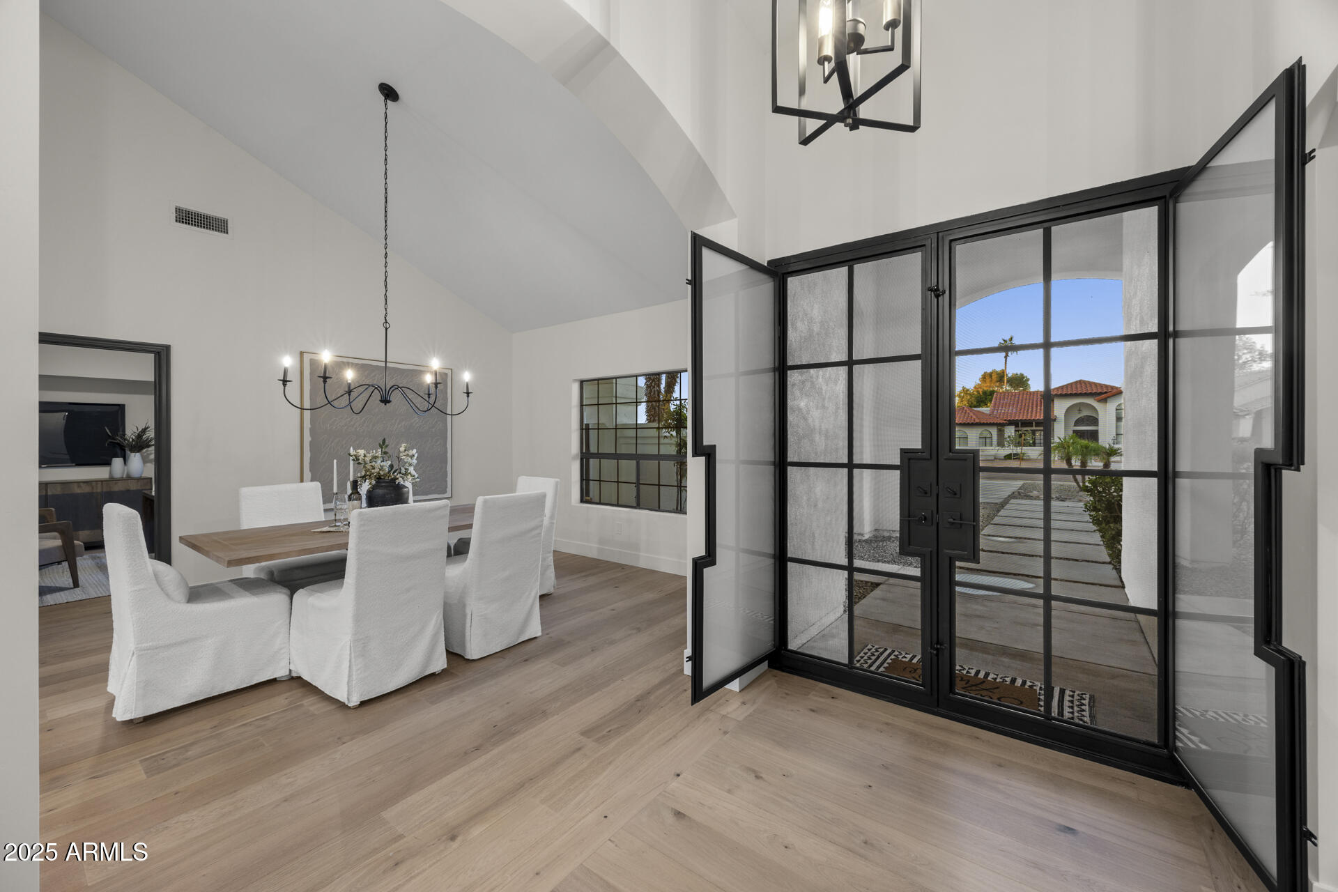 1739 East Knox Road Tempe, AZ 85284 - Photo 6 of 49 Front Doors Out