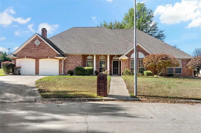 $335,000 | 1715 30th Street Northeast, Paris, TX 75462