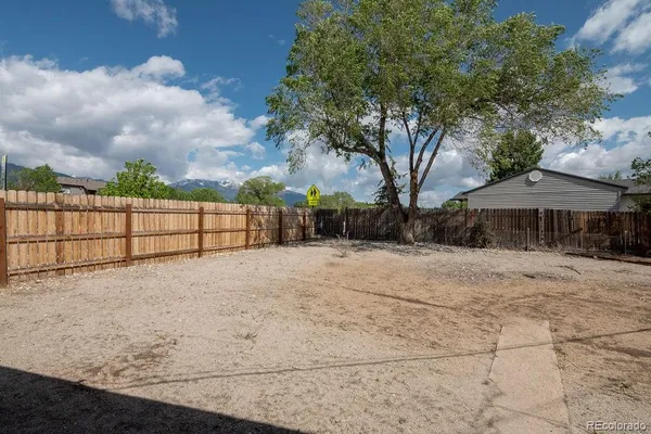 a view of outdoor space with yard