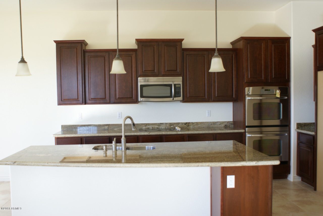 3991 East Weather Vane Road Gilbert, AZ 85296 - Photo 4 of 10 Kitchen