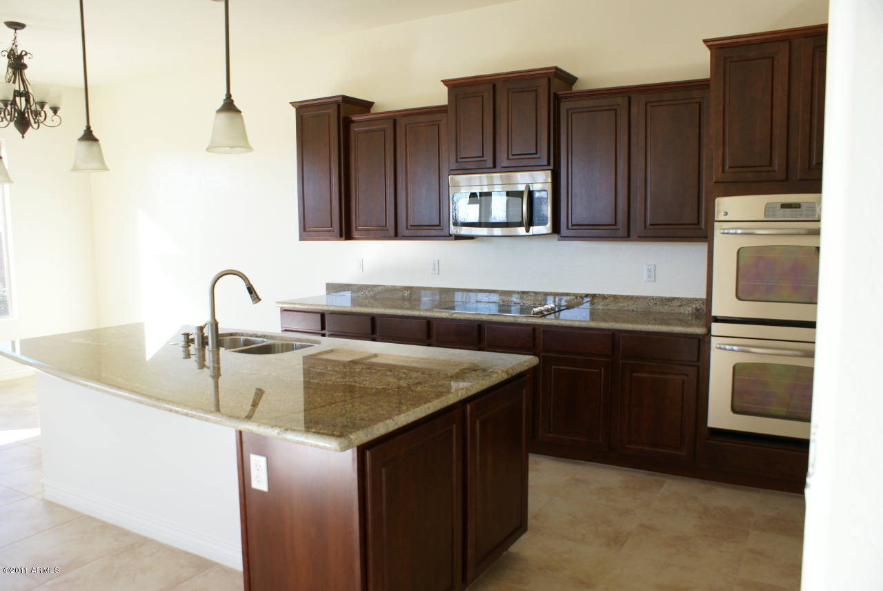 3991 East Weather Vane Road Gilbert, AZ 85296 - Photo 6 of 10 Kitchen