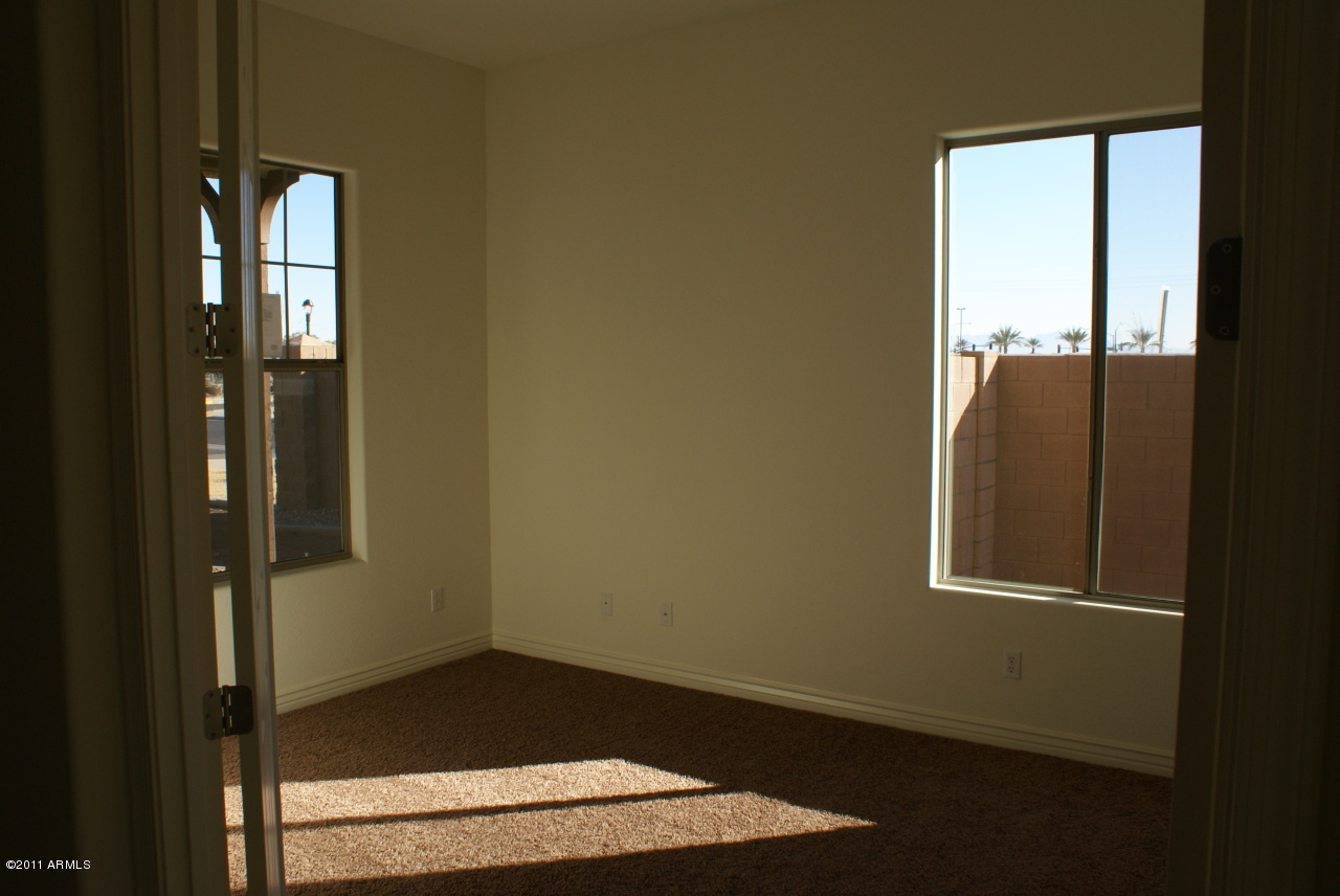 3991 East Weather Vane Road Gilbert, AZ 85296 - Photo 9 of 10 Den