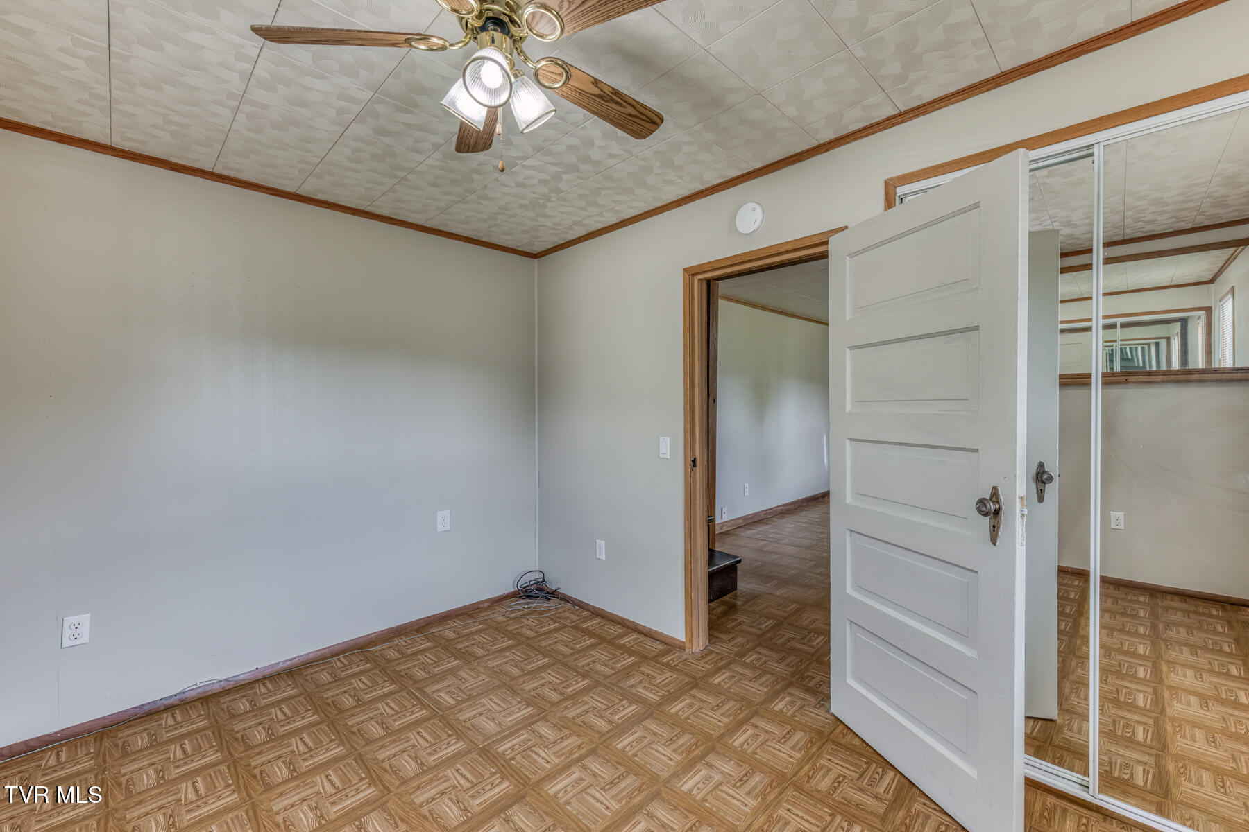 945 North Elm Avenue Erwin, TN 37650 - Photo 9 of 46 945 N Elm Ave-9