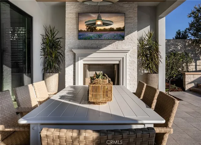 $1,424,000 | 27619 Juniper Lane, Valencia, CA 91381