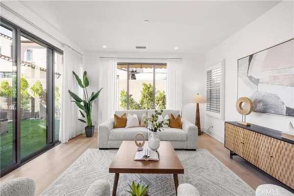 $2,699,000 | 217 Piazza, Irvine, CA 92602