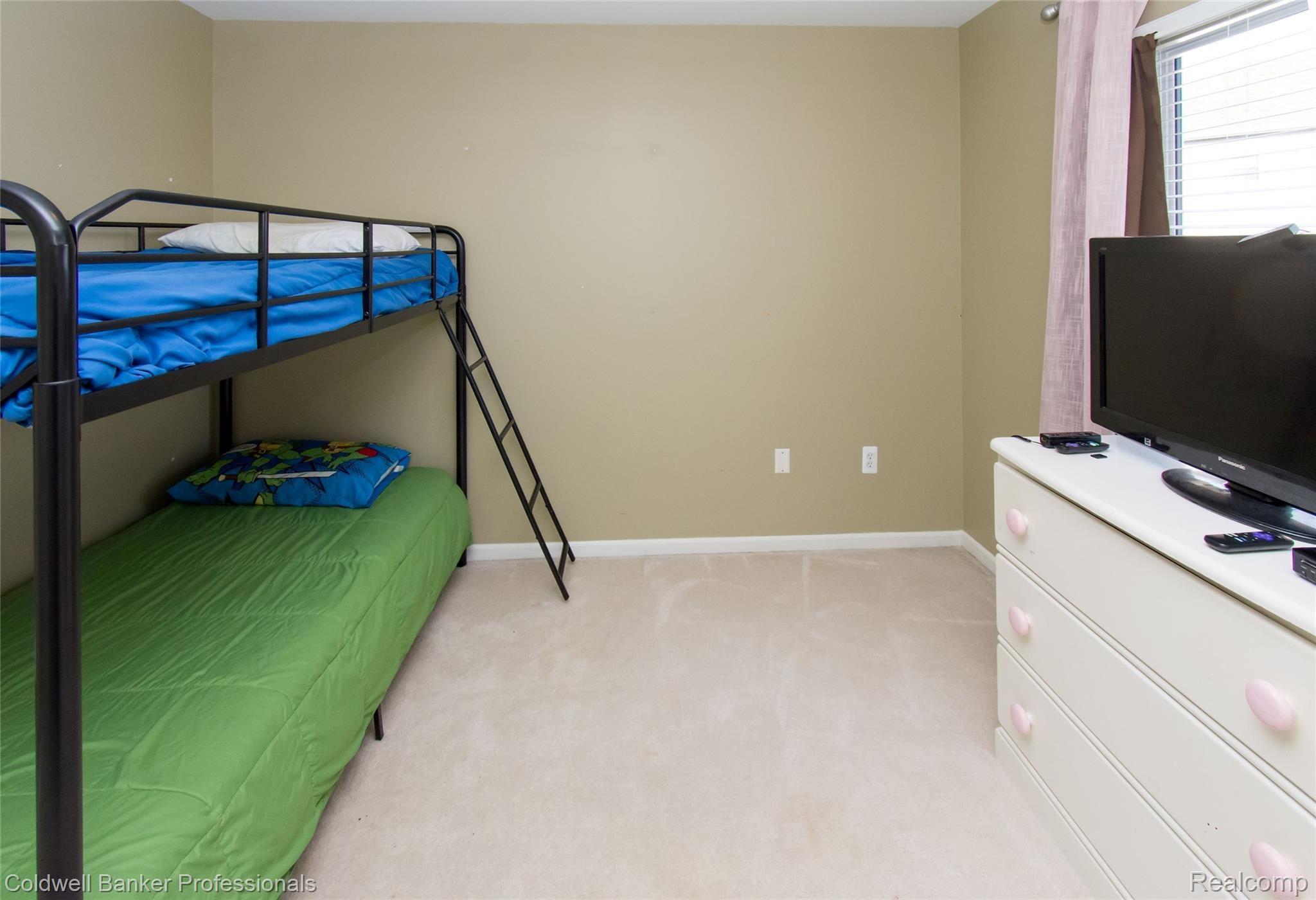 1347 Ridge View Court Grand Blanc, MI 48439 - Photo 40 of 62 1347RidgeViewCt-065.jpg