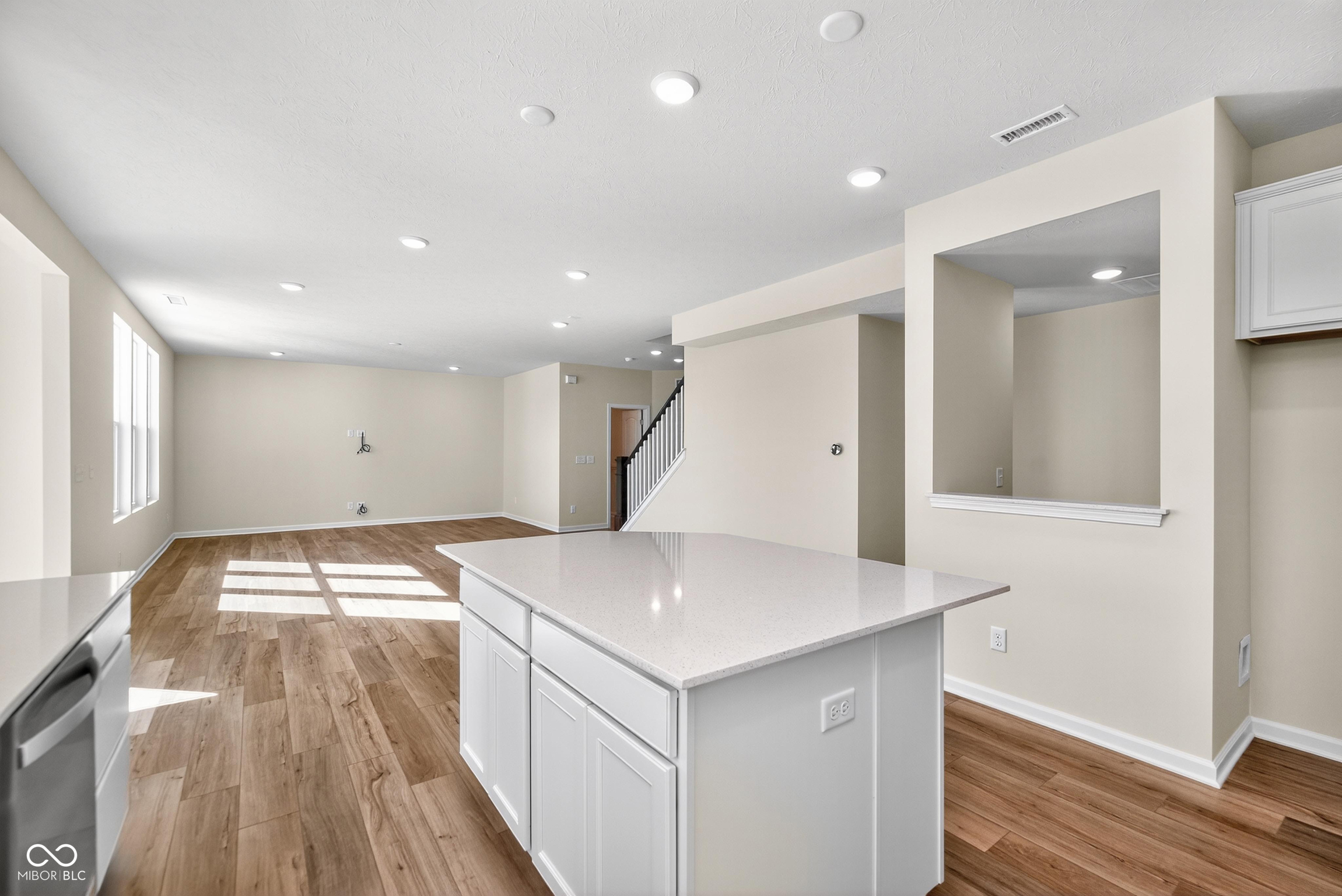 9459 Jackson Way Avon, IN 46123 - Photo 4 of 34