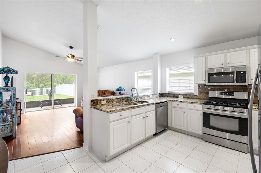 16926 Hawkridge Road Lithia, FL 33547 - Photo 10 of 61