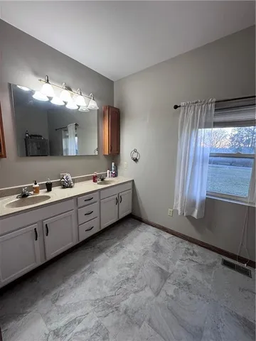 $325,000 | 19652 Highway J N/a Hale Mo 64643 N/a, Hale, MO 64643