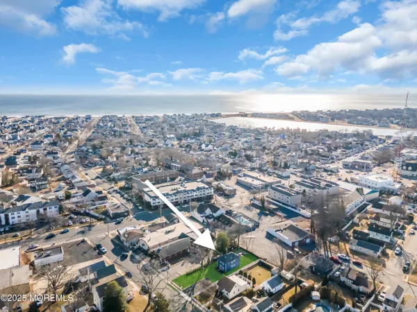 $2,950 | 709 17th Avenue, Unit 1, Lake Como, NJ 07719