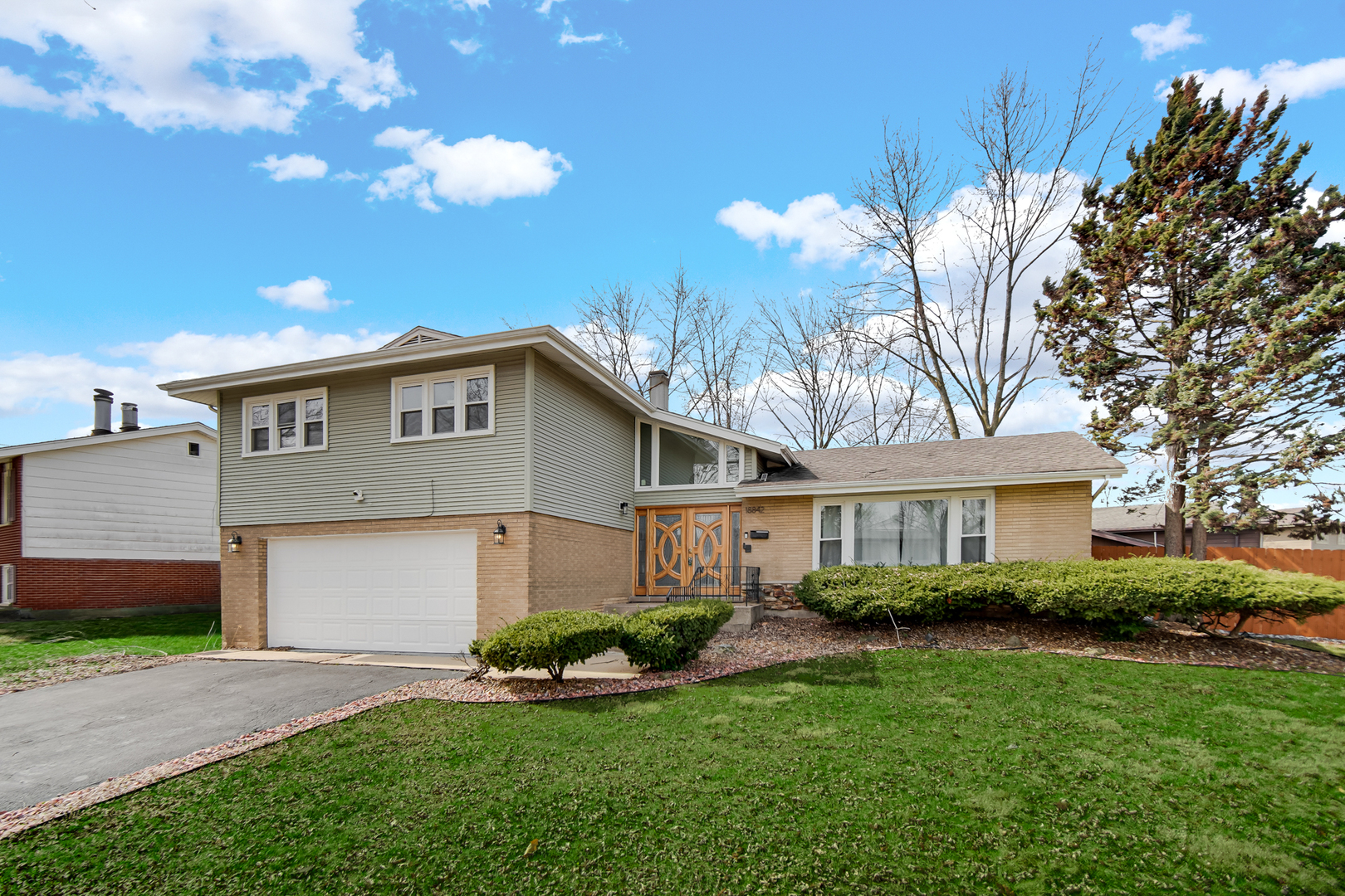 18842 Morgan Avenue Homewood, IL 60430 - Photo 2 of 27