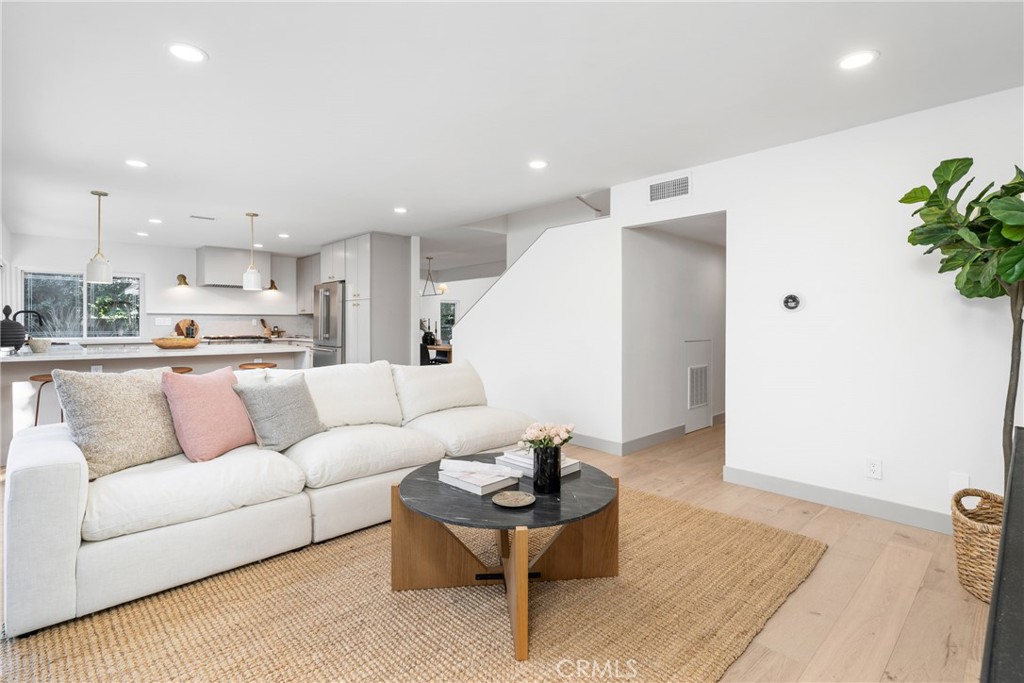 3383 Marigold Circle Costa Mesa, CA 92626 - Photo 16 of 43