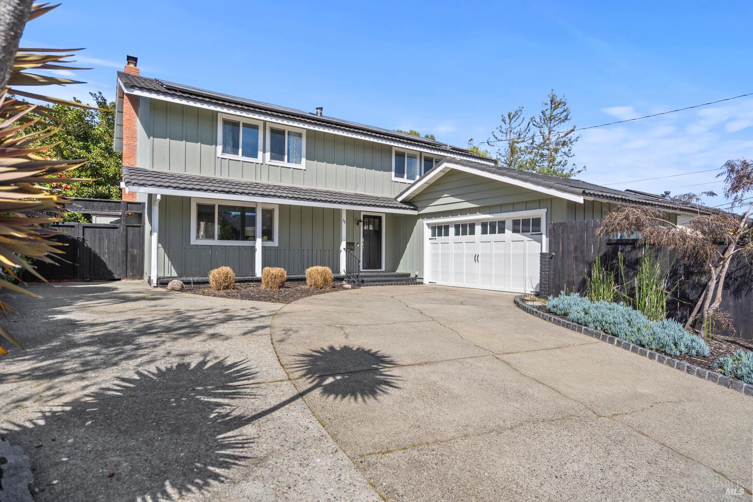 This 5BR/2.5BA home,  located in the Mont Marin neighborhood of San Rafael, boasts a spacious chef's kitchen, updated baths, owned solar, a pool and much more!