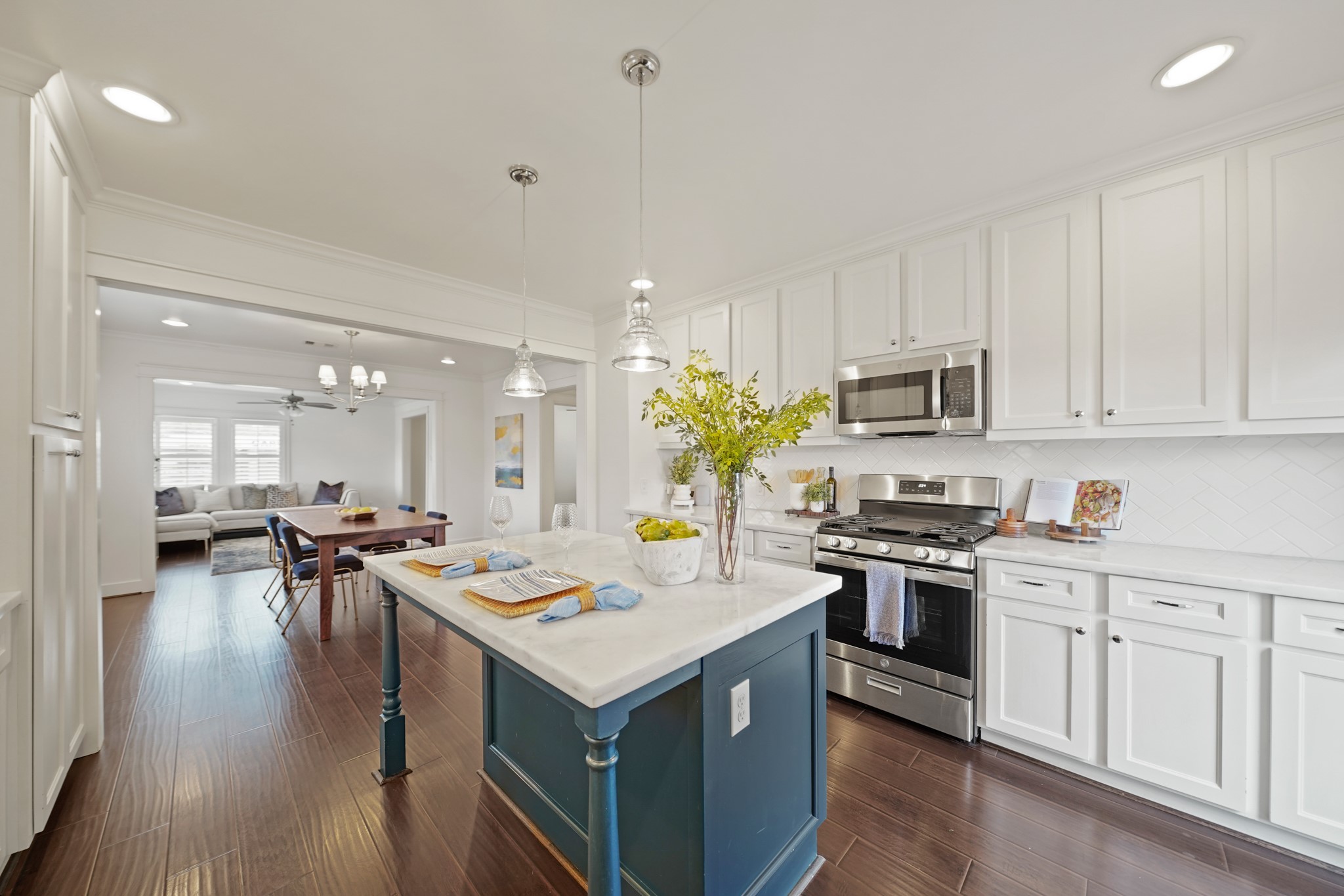 1311 Walton Street Houston, TX 77009 - Photo 18 of 43 With its smart layout, stylish finishes and convenient access to both dining and outdoor spaces, this kitchen is ready to handle everyday meals to weekend entertaining.