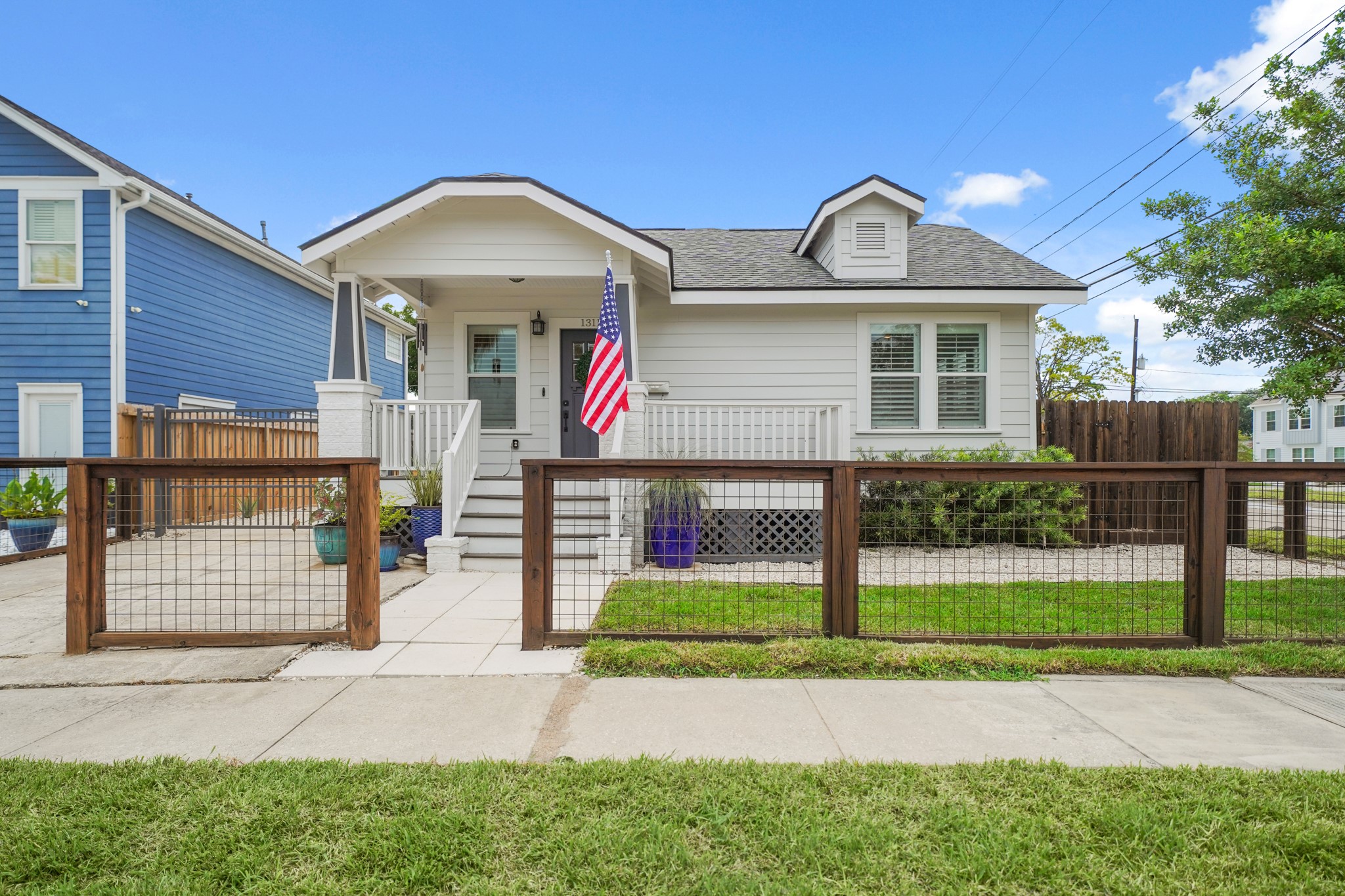 1311 Walton Street Houston, TX 77009 - Photo 43 of 43 Just blocks from I-45, this beautifully renovated Heights bungalow exudes timeless charm, generous living space, and a backyard perfect for relaxing or entertaining. Live here or work here, this property’s versatility is unmatched.