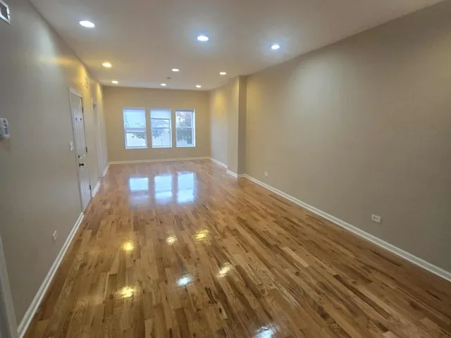 $2,200 | 5709 West Irving Park Road, Unit 2, Chicago, IL 60634