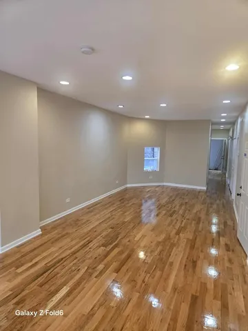 $2,200 | 5709 West Irving Park Road, Unit 2, Chicago, IL 60634