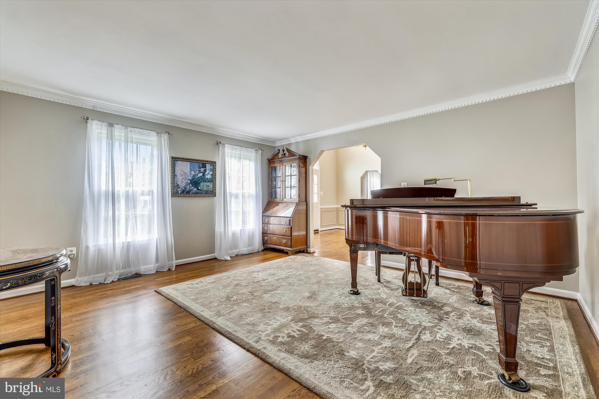14625 Cutstone Way Silver Spring, MD 20905 - Photo 11 of 79 Living Room