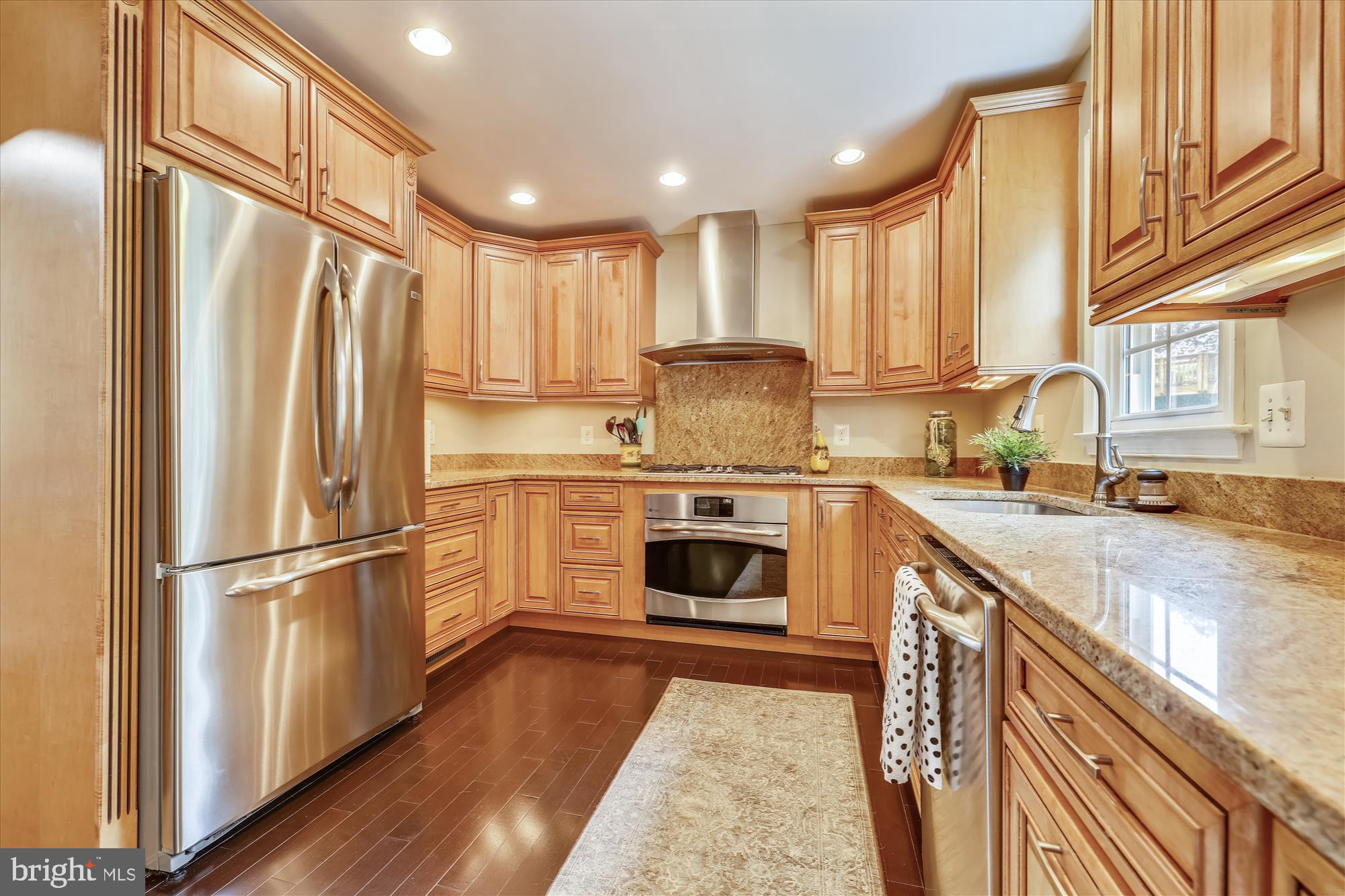 14625 Cutstone Way Silver Spring, MD 20905 - Photo 20 of 79 Gourmet Kitchen