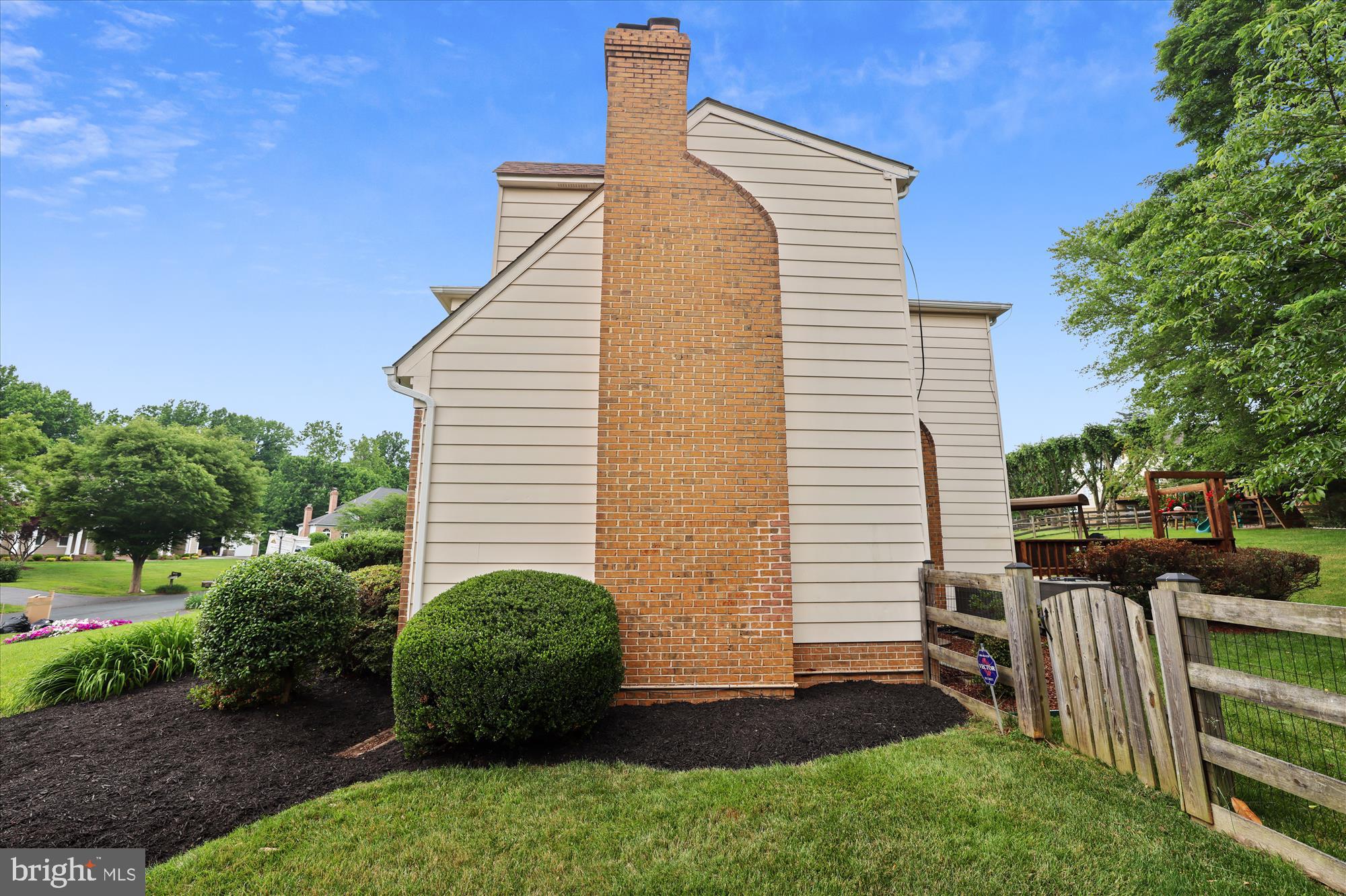 14625 Cutstone Way Silver Spring, MD 20905 - Photo 68 of 79 Side yard