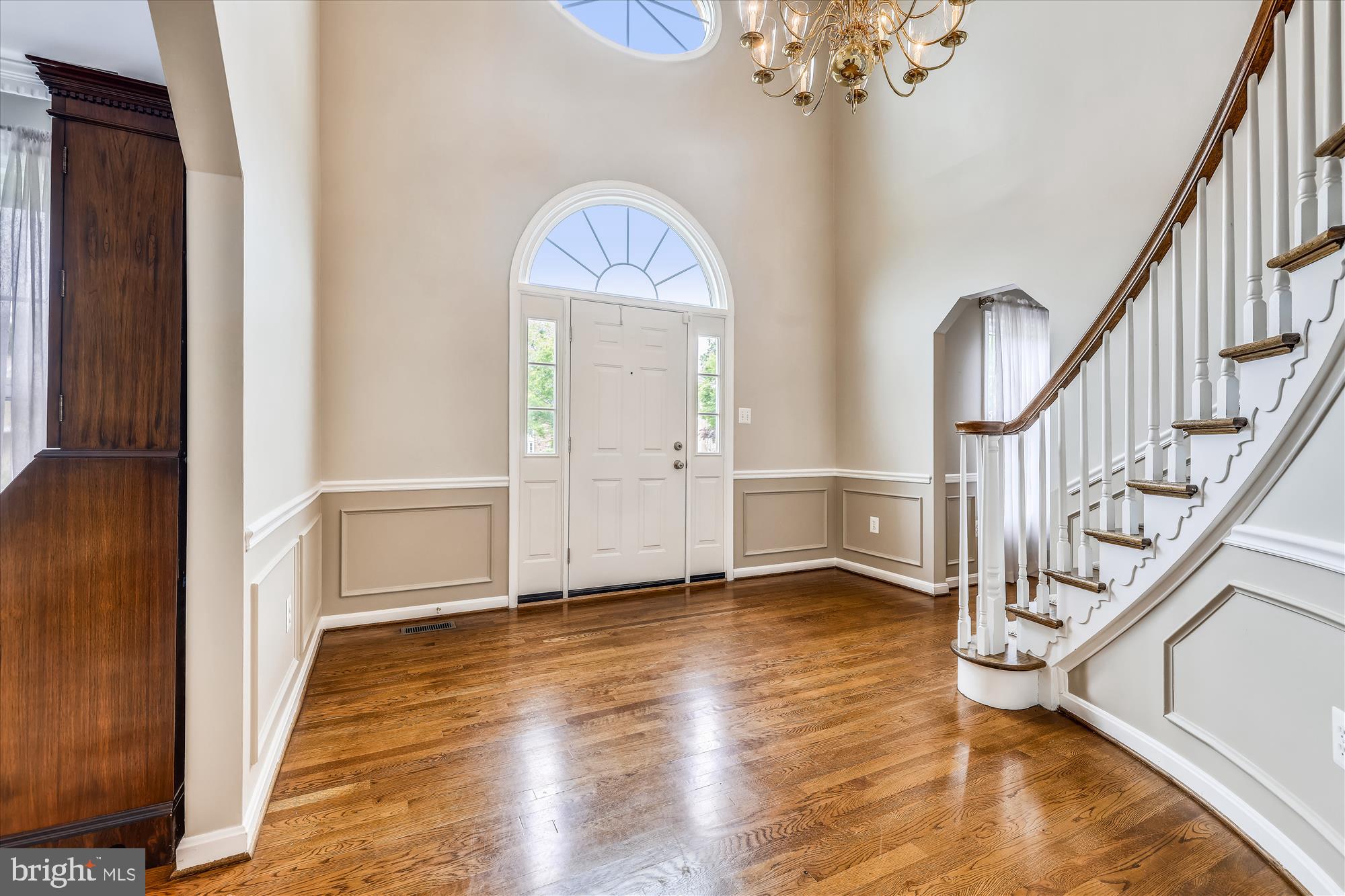 14625 Cutstone Way Silver Spring, MD 20905 - Photo 9 of 79 Front entrance foyer