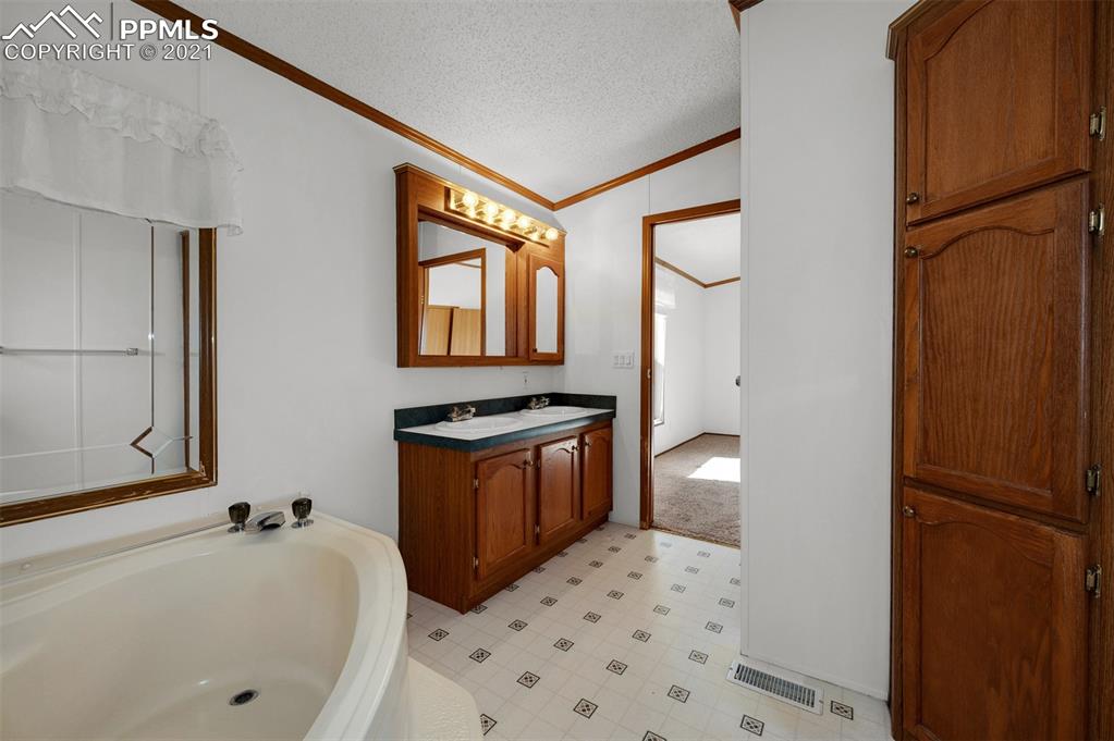 4270 Oil Well Road Yoder, CO 80864 - Photo 24 of 42