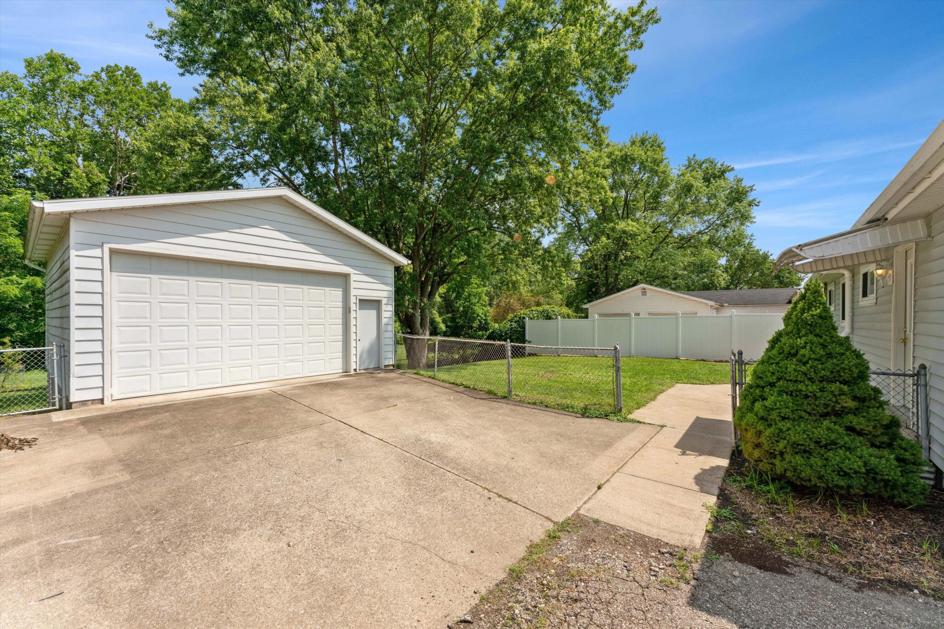 1014 James Road Lancaster, OH 43130 - Photo 25 of 32 Gallery Image 25
