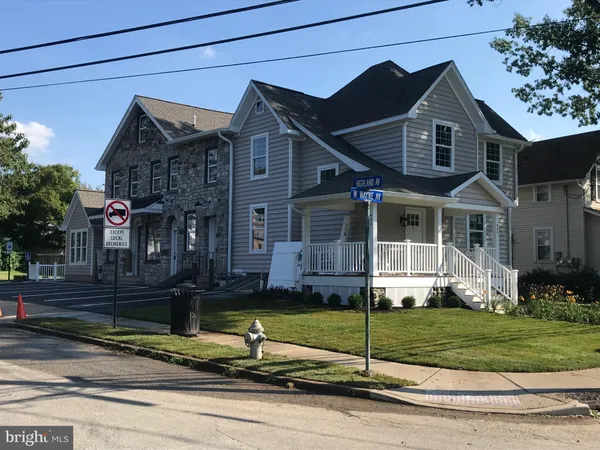 $2,350 | 400 West Wayne Avenue, Unit 3, Wayne, PA 19087