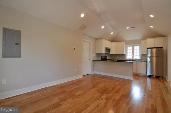 $2,350 | 400 West Wayne Avenue, Unit 3, Wayne, PA 19087