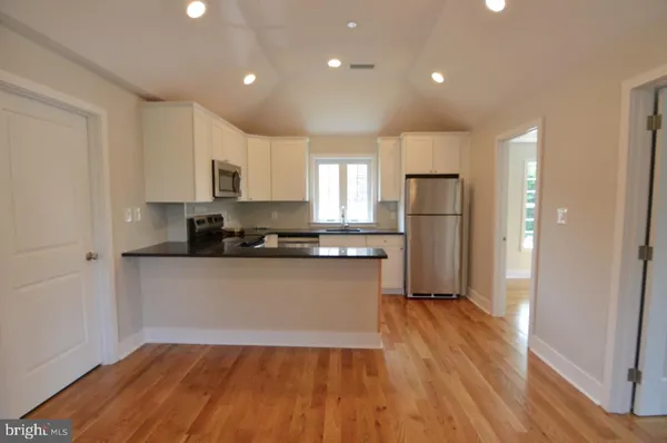 $2,350 | 400 West Wayne Avenue, Unit 3, Wayne, PA 19087