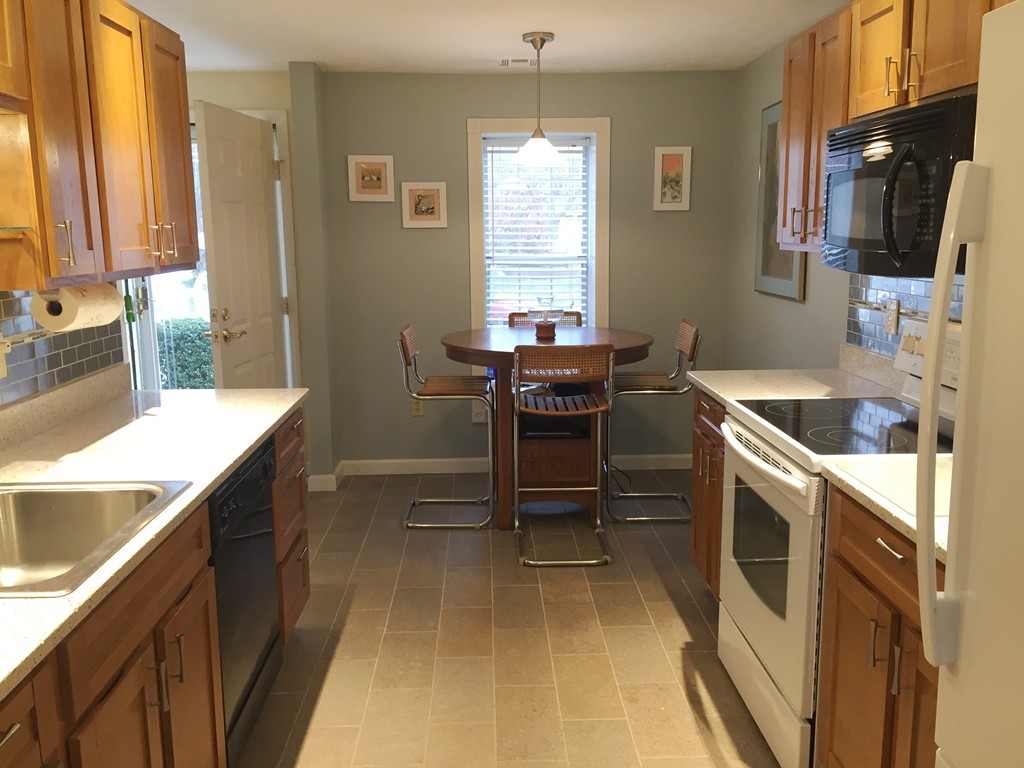 704 D Ridgefield Circle, Unit D Clinton, MA 01510 - Photo 2 of 16 Gallery Image 2