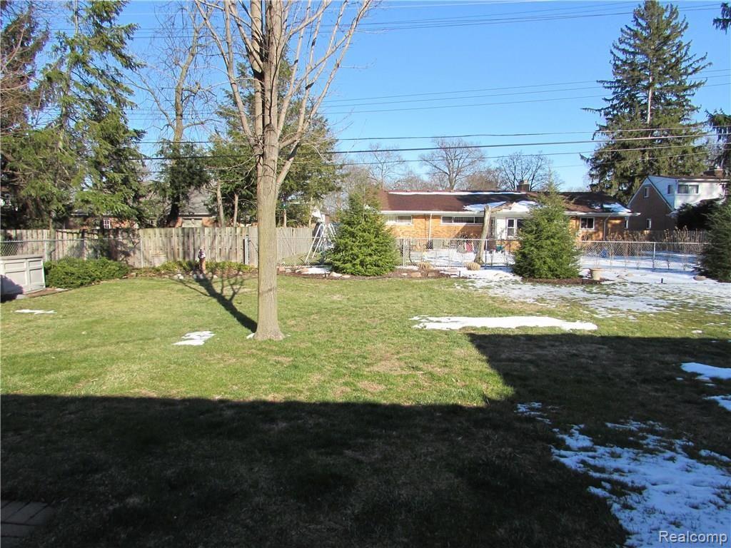 834 North Gulley Road Dearborn, MI 48128 - Photo 25 of 26 834 Gulley 027.JPG