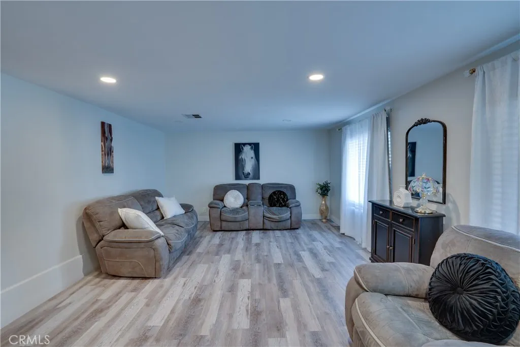 3700 Buchanan Street, Unit 189 Riverside, CA 92501 - Photo 18 of 44 a living room with furniture