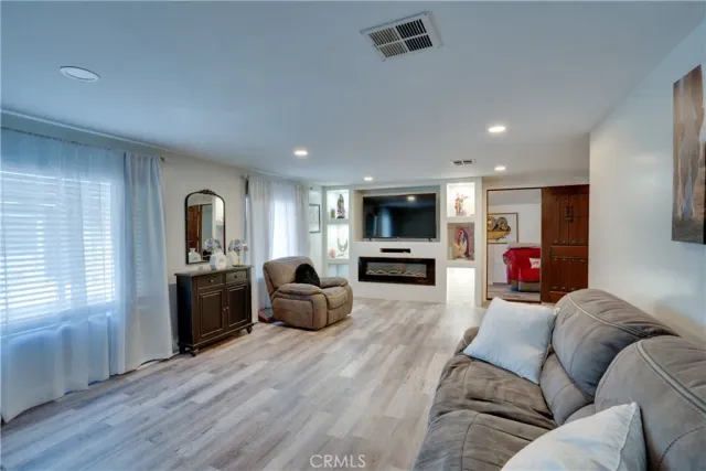 $160,000 | 3700 Buchanan Street, Unit 189, Riverside, CA 92501