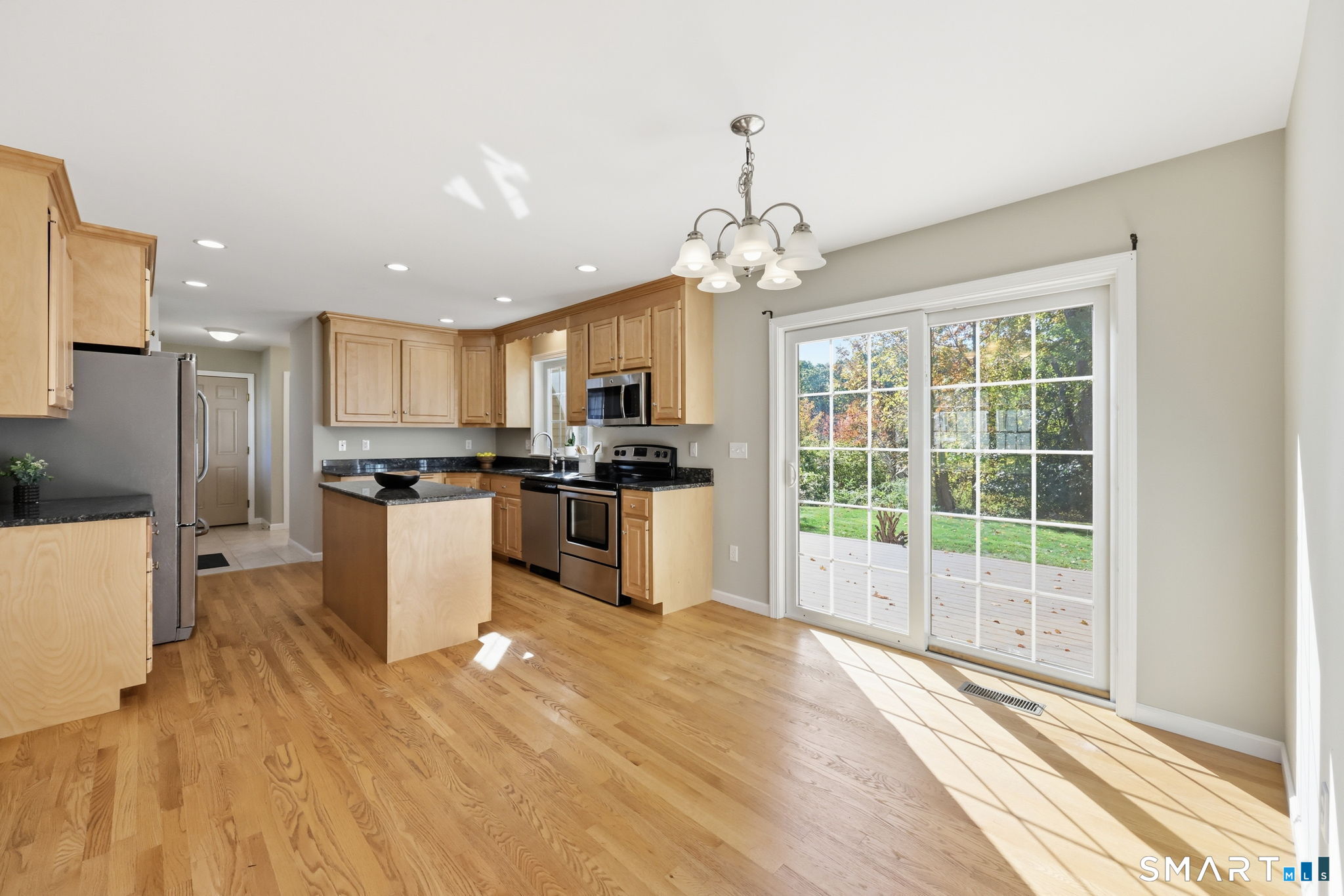40 Valmore Road Bristol, CT 06010 - Photo 11 of 31 Gallery Image 11