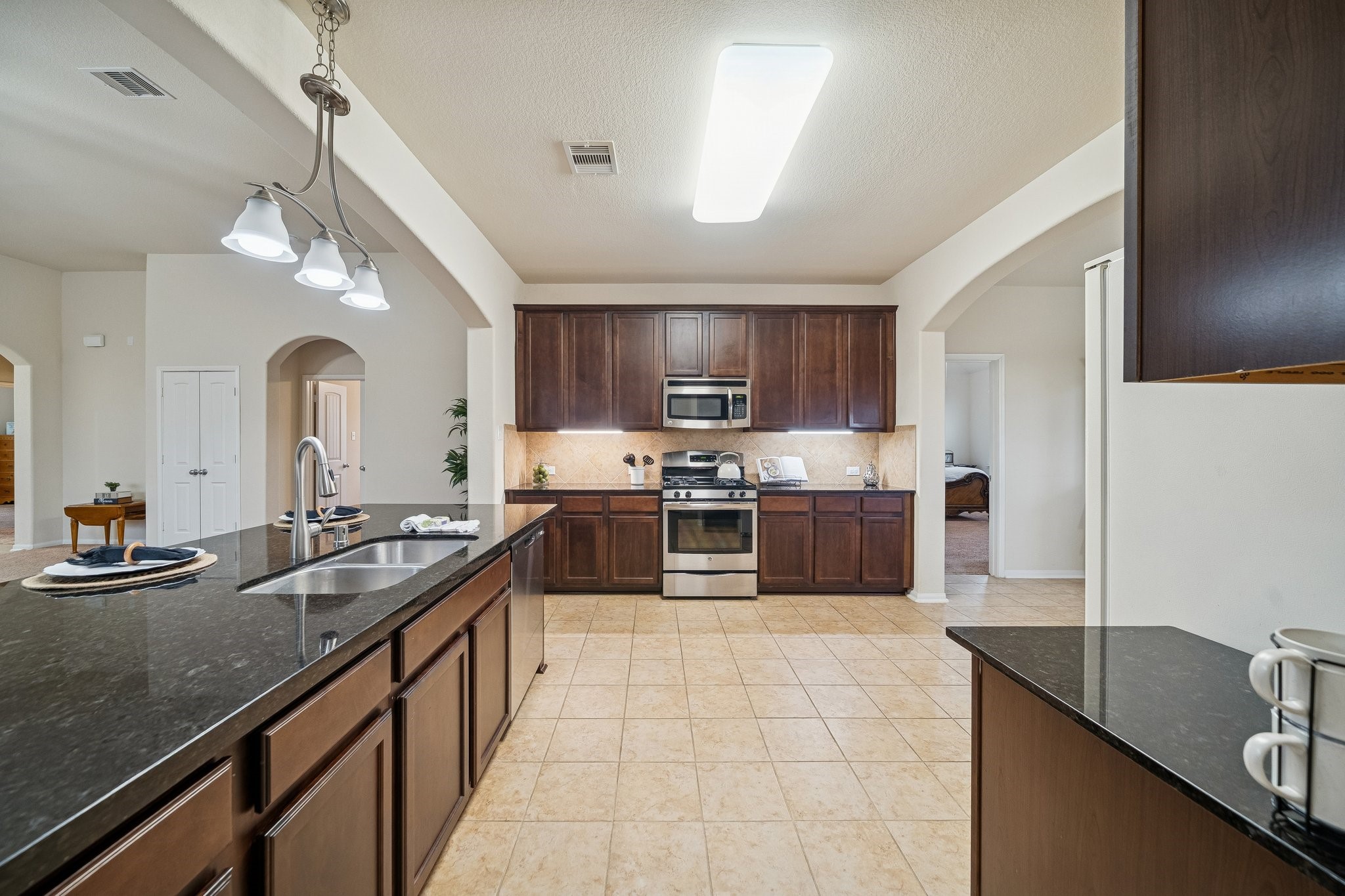 1972 Jobes Court Alvin, TX 77511 - Photo 13 of 39 Fantastic kitchen with granite counters.