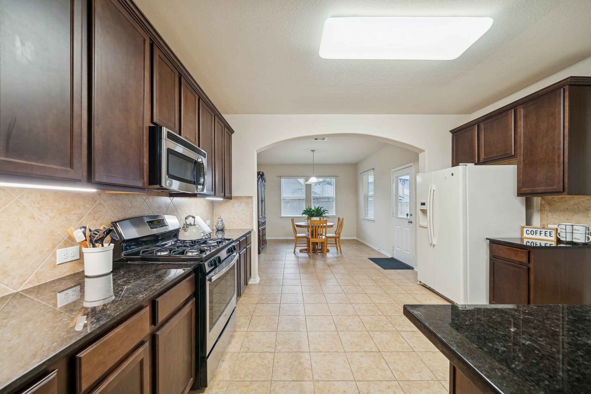 1972 Jobes Court Alvin, TX 77511 - Photo 16 of 39 Plentiful cabinetry.
