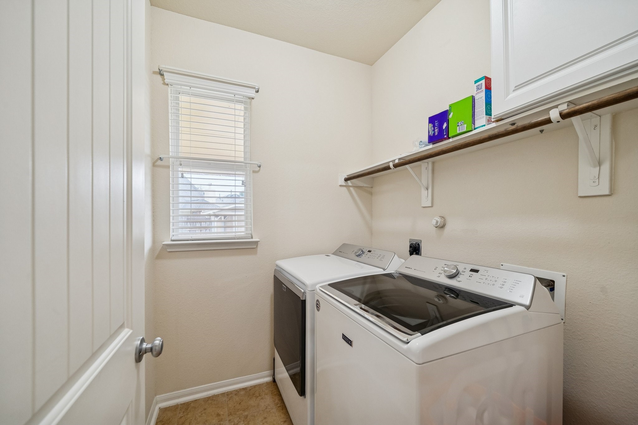 1972 Jobes Court Alvin, TX 77511 - Photo 19 of 39 Utility Room.