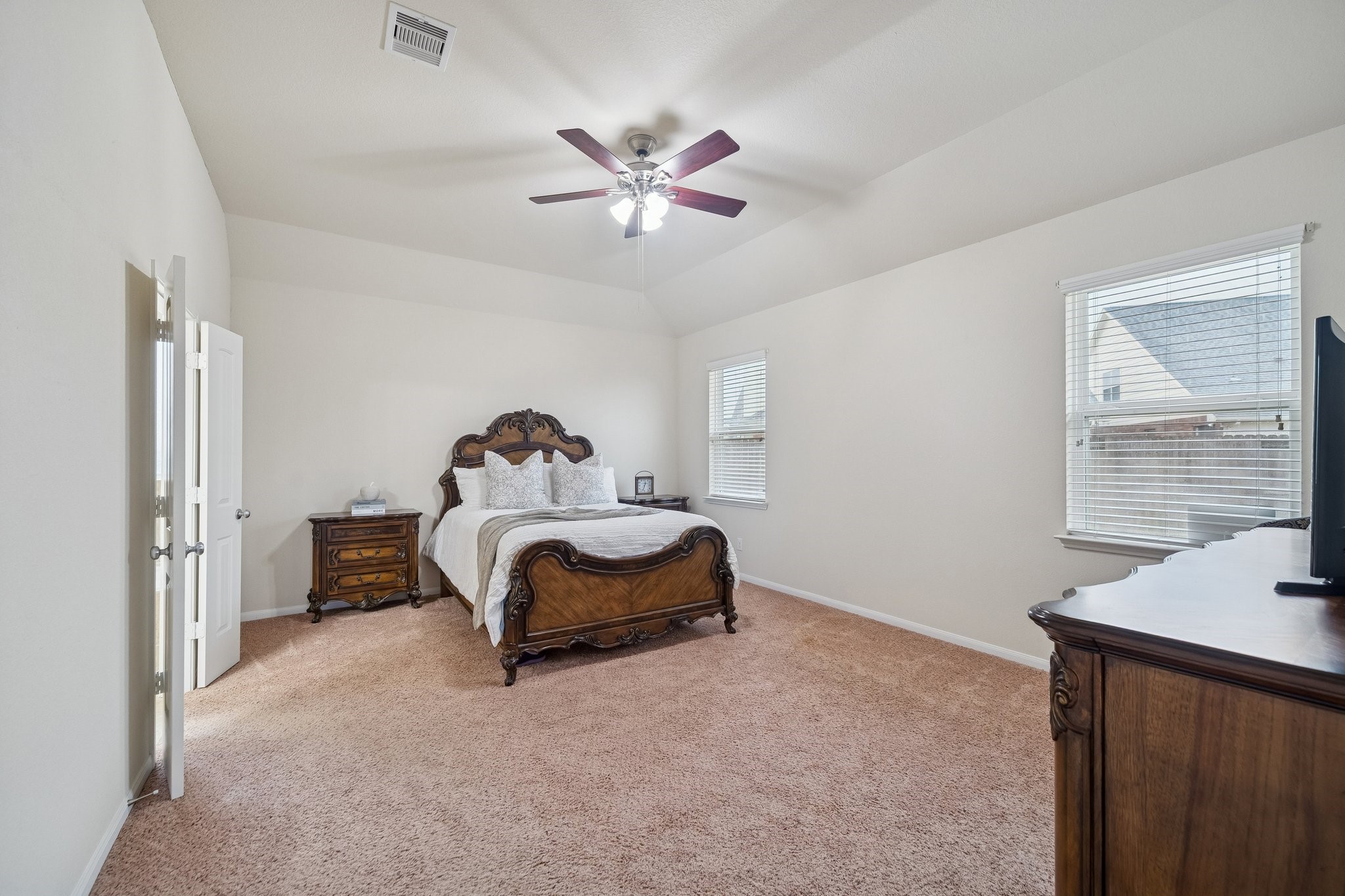 1972 Jobes Court Alvin, TX 77511 - Photo 6 of 39 Oversized owners retreat.