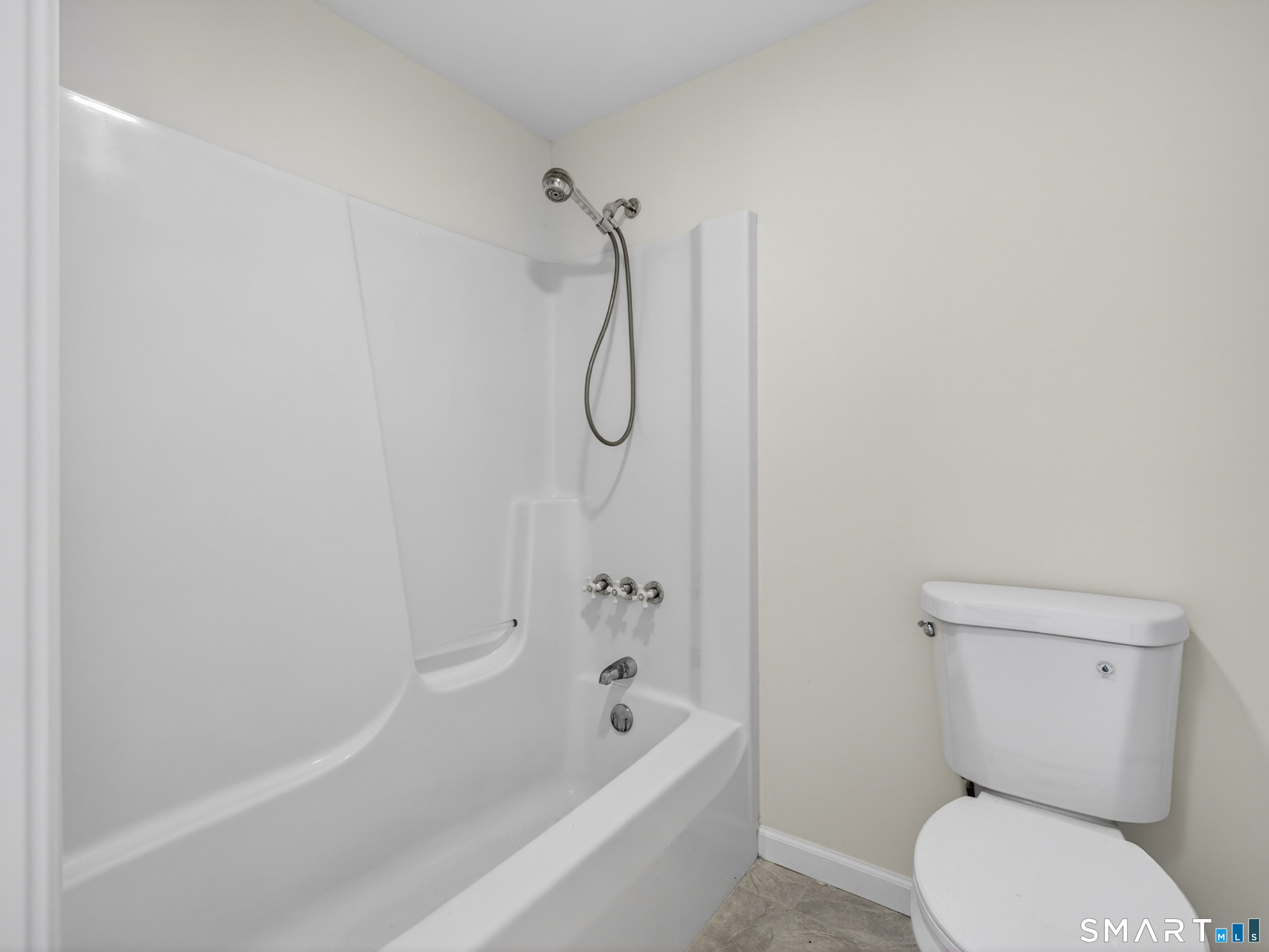 205 Flanders Road East Lyme, CT 06357 - Photo 21 of 39