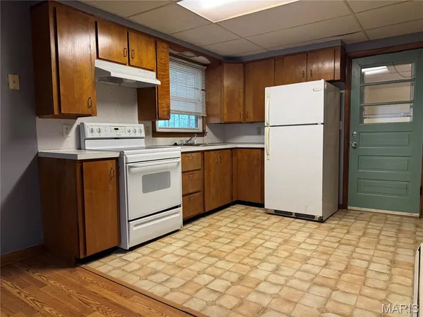 $60,000 | 502 West Bond Avenue, Patoka, IL 62875