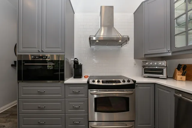 $629,000 | 31 Abbey Villa Circle, Unit D, Fontana, WI 53125