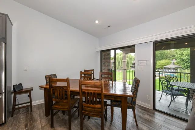 $629,000 | 31 Abbey Villa Circle, Unit D, Fontana, WI 53125