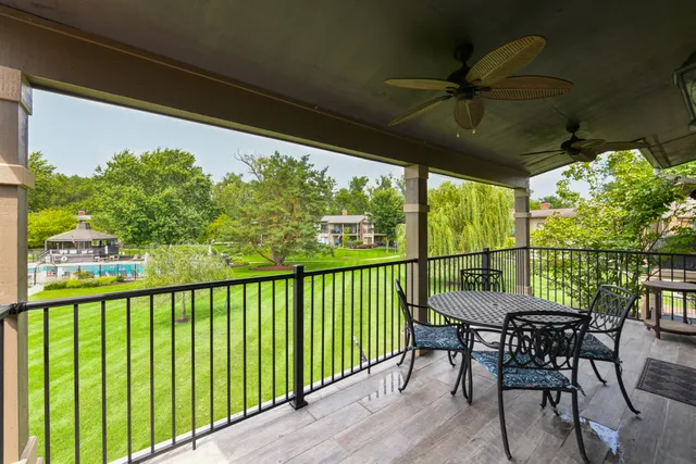 $629,000 | 31 Abbey Villa Circle, Unit D, Fontana, WI 53125