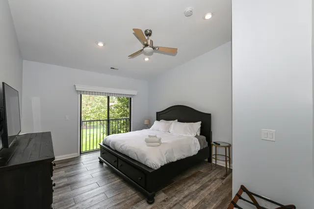 $629,000 | 31 Abbey Villa Circle, Unit D, Fontana, WI 53125