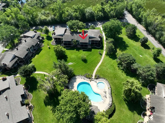 $629,000 | 31 Abbey Villa Circle, Unit D, Fontana, WI 53125