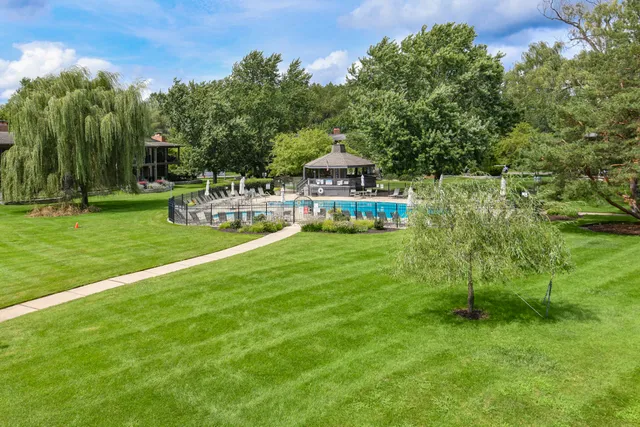 $629,000 | 31 Abbey Villa Circle, Unit D, Fontana, WI 53125